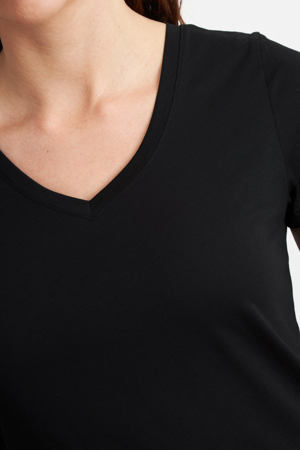 Polera Escote en V Básica Negro