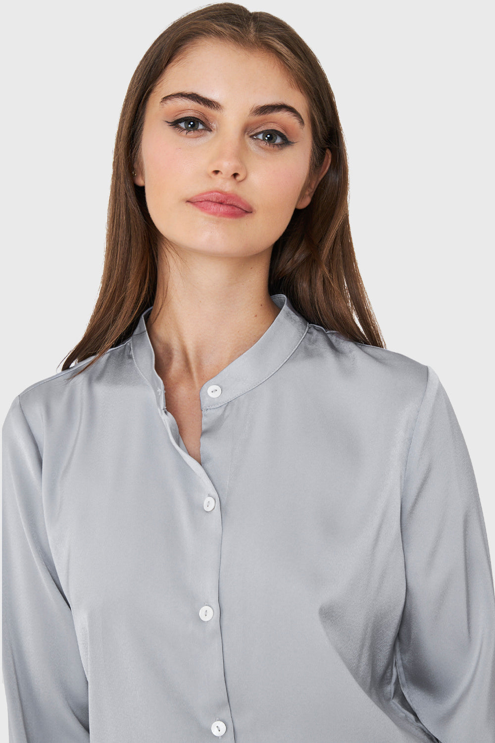 Blusa Cuello Mao Tipo Satín Gris