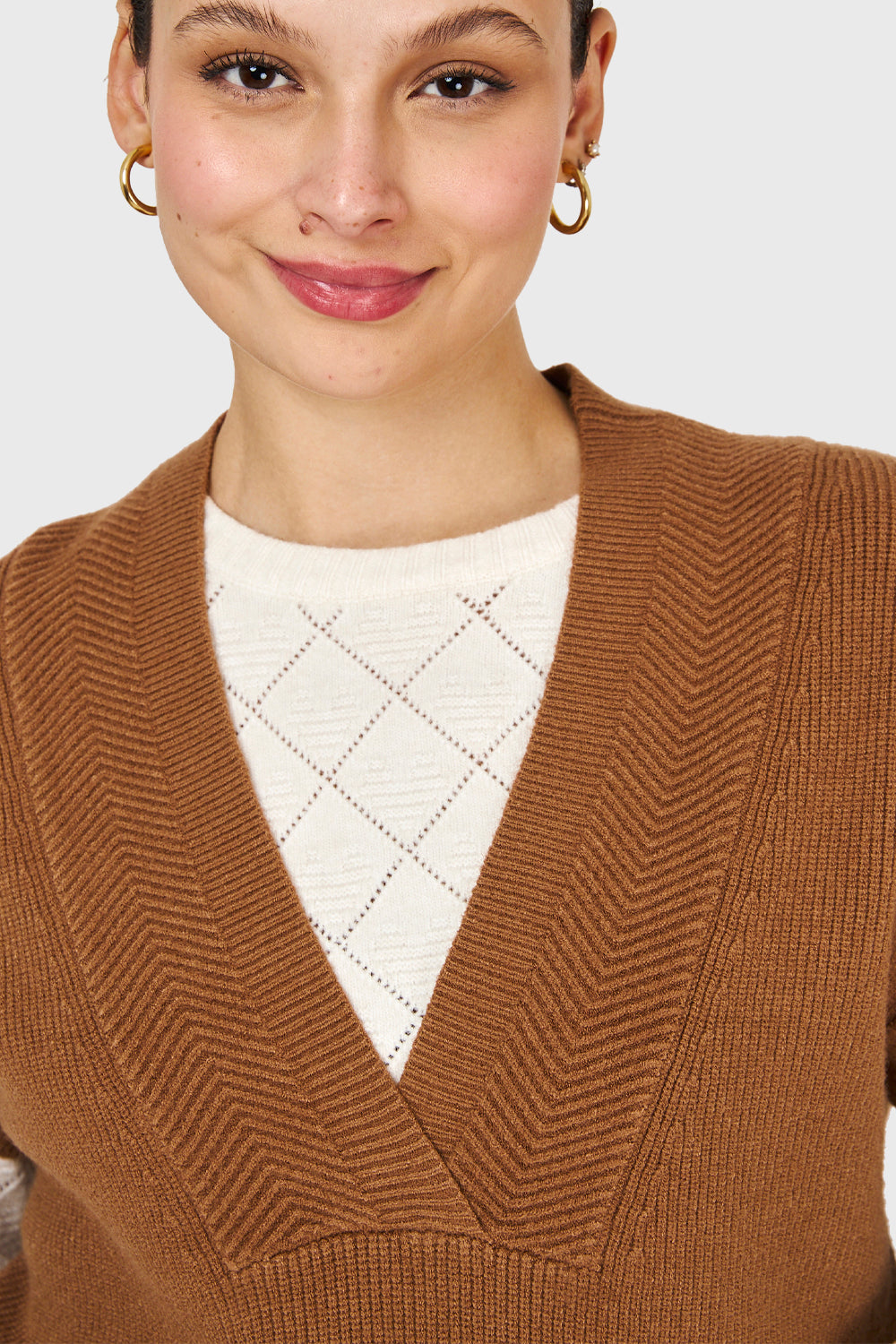 Sweater Escote Profundo Camel