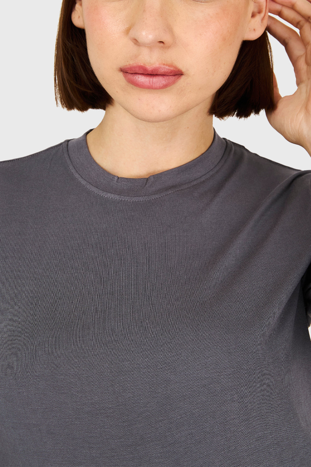 Polera Cuello Redondo Grafito