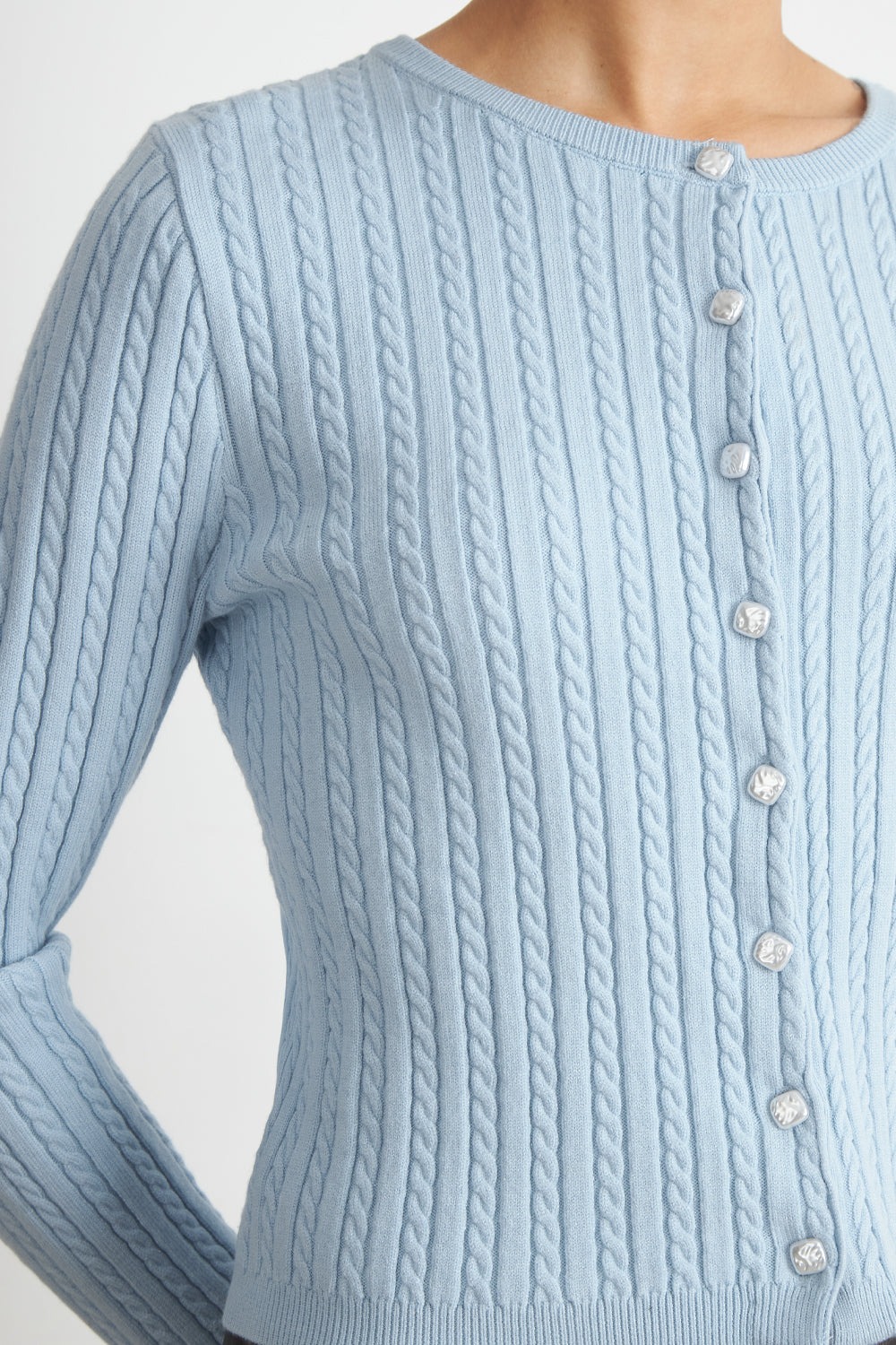 Cárdigan Trenzado Cuello Redondo Celeste