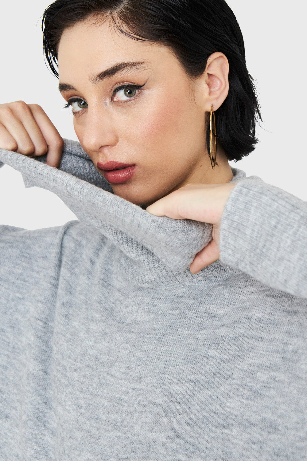 Sweater Cuello Alto Gris Claro