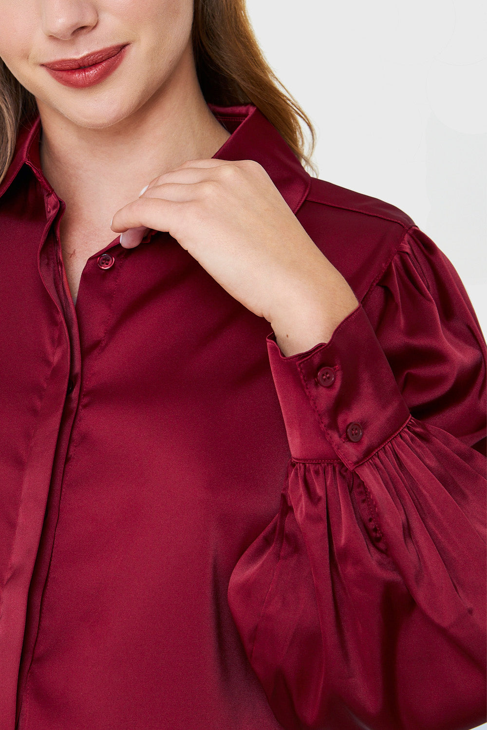 Blusa Tipo Satín Botonera Invisible Burdeo