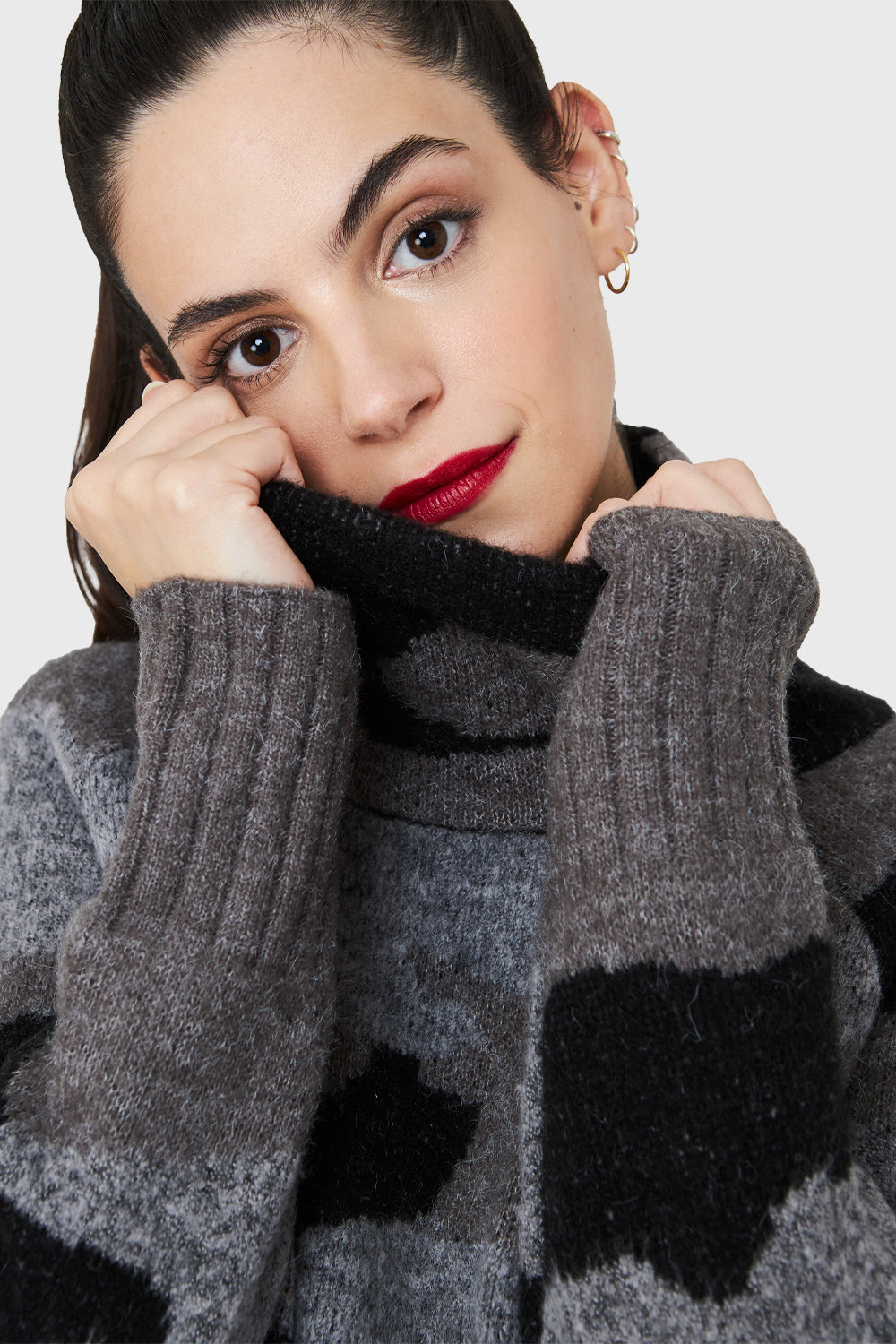 Sweater Cuello Alto Camuflaje Gris