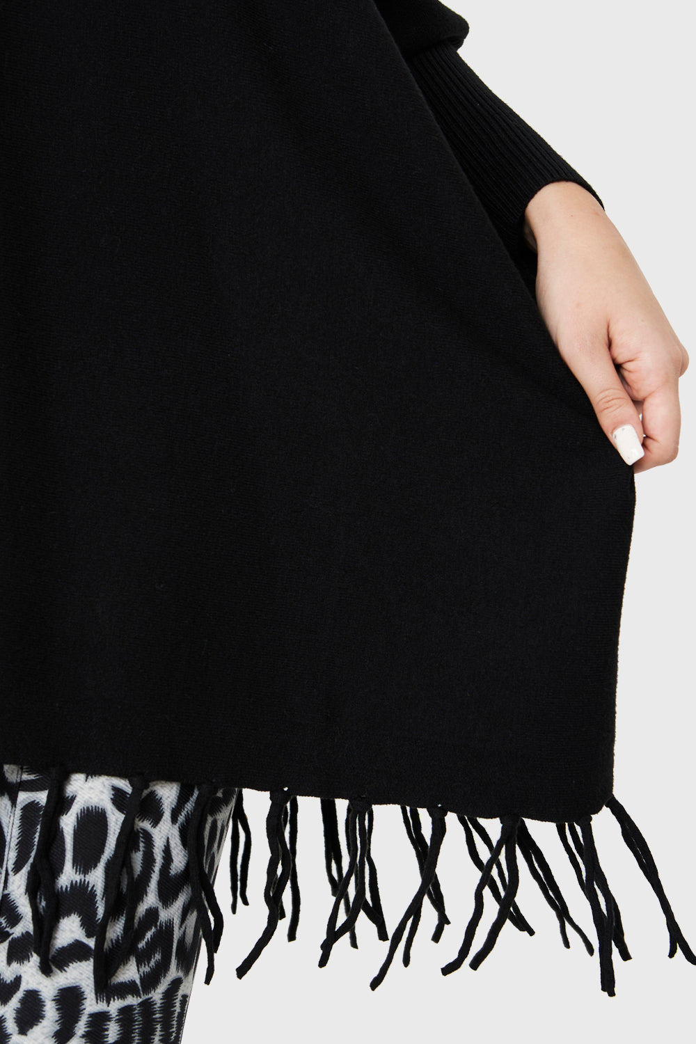 Poncho Murciélago Flecos Negro