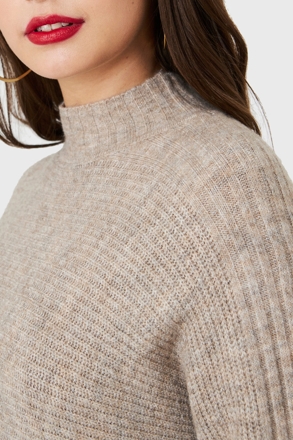 Sweater Cuello Alto Acanalado Taupe