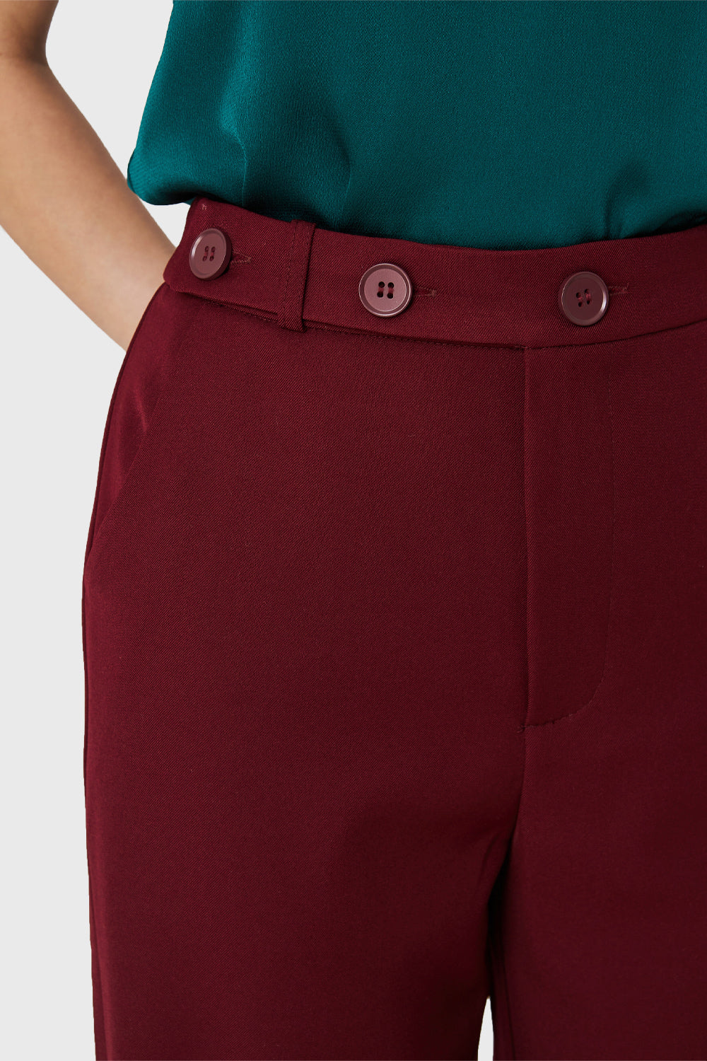 Pantalón Recto Botones Burdeos