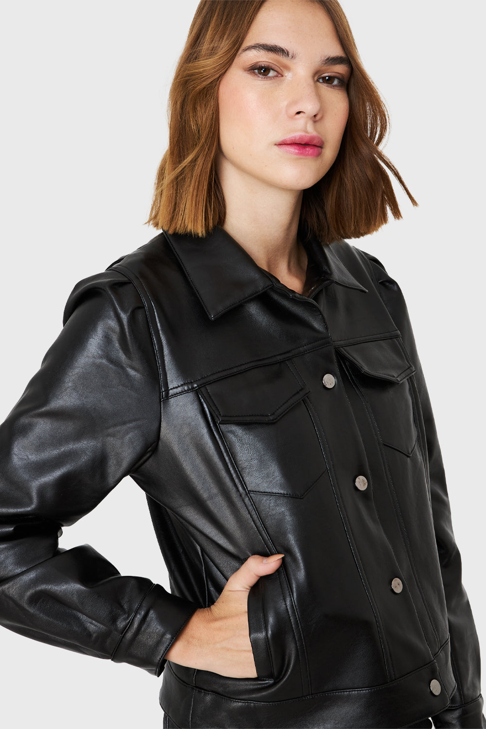 Chaqueta Ecocuero Bolsillos Frontales Negro