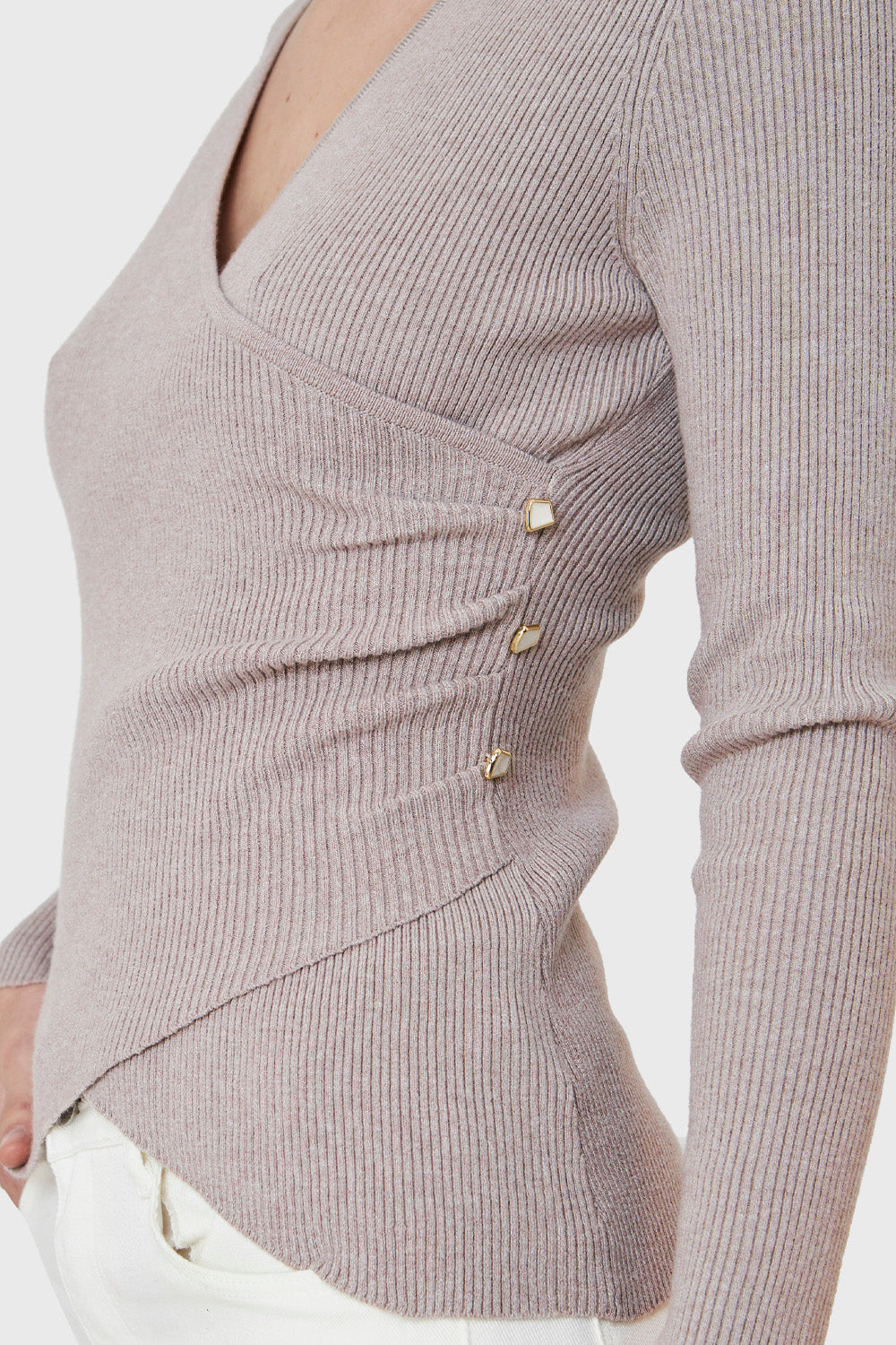 Polera Canalé Botones Decorativos Khaki