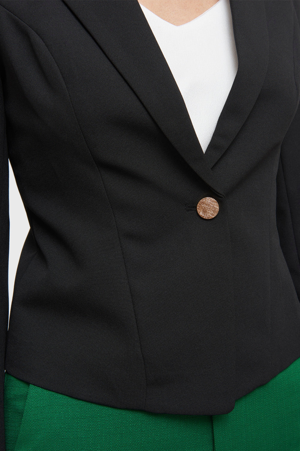 Blazer Corto Botón Dorado Negro