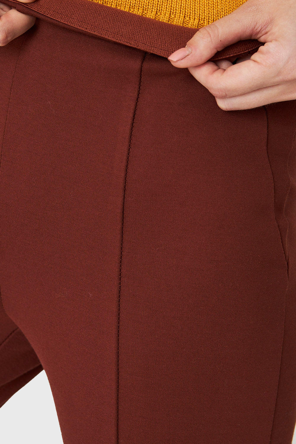 Legging Tiro Alto Costuras Frontales Café