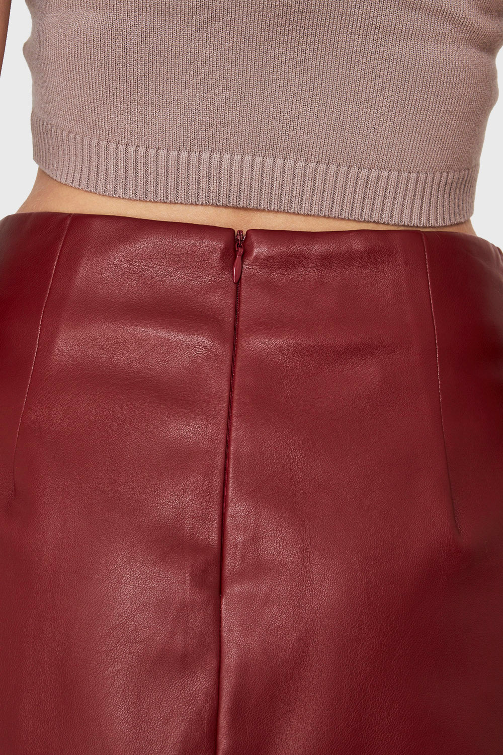 Mini Falda Ecocuero Aberturas Burdeos