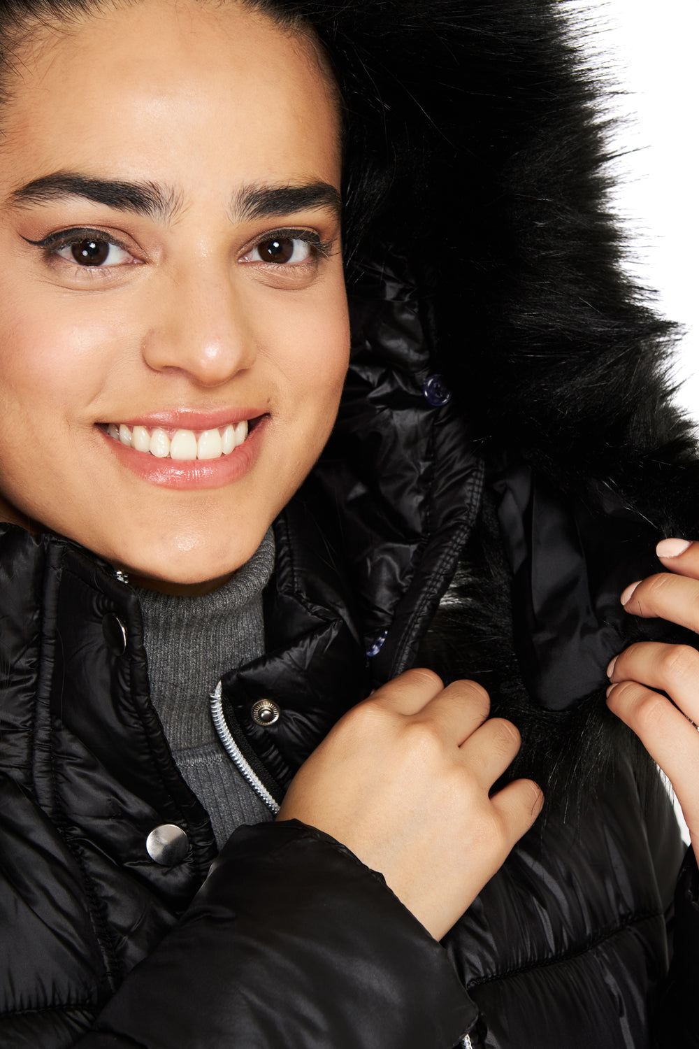 Parka Gorro y Pelo Desmontable Negro