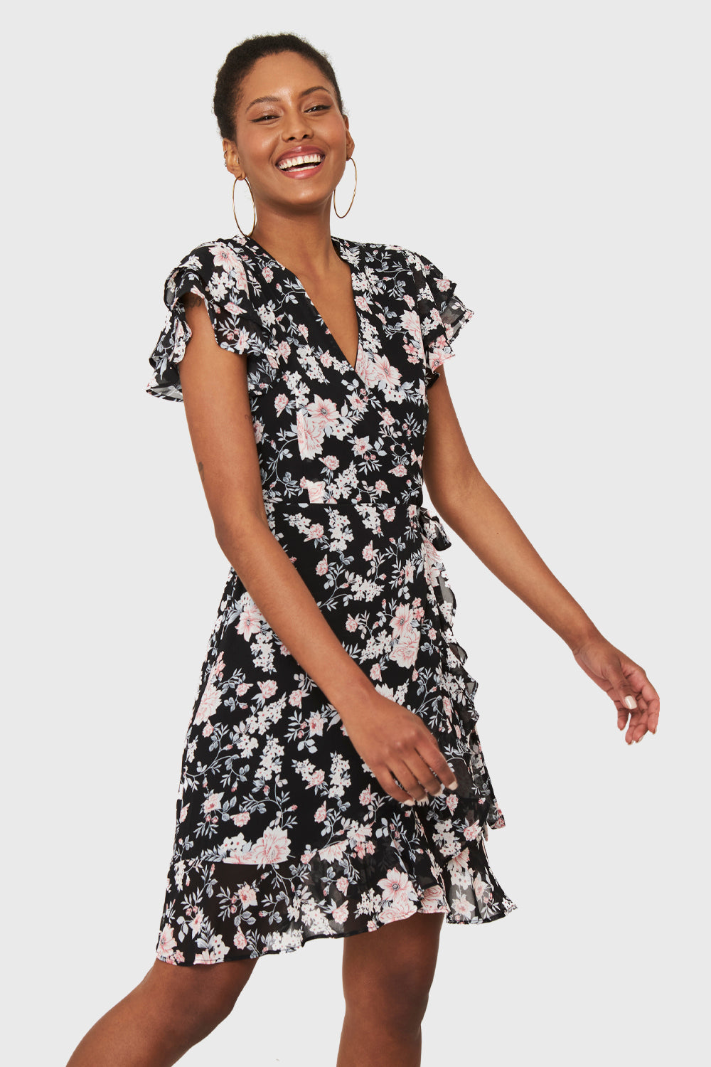 Vestido Corto Envolvente Floral Negro