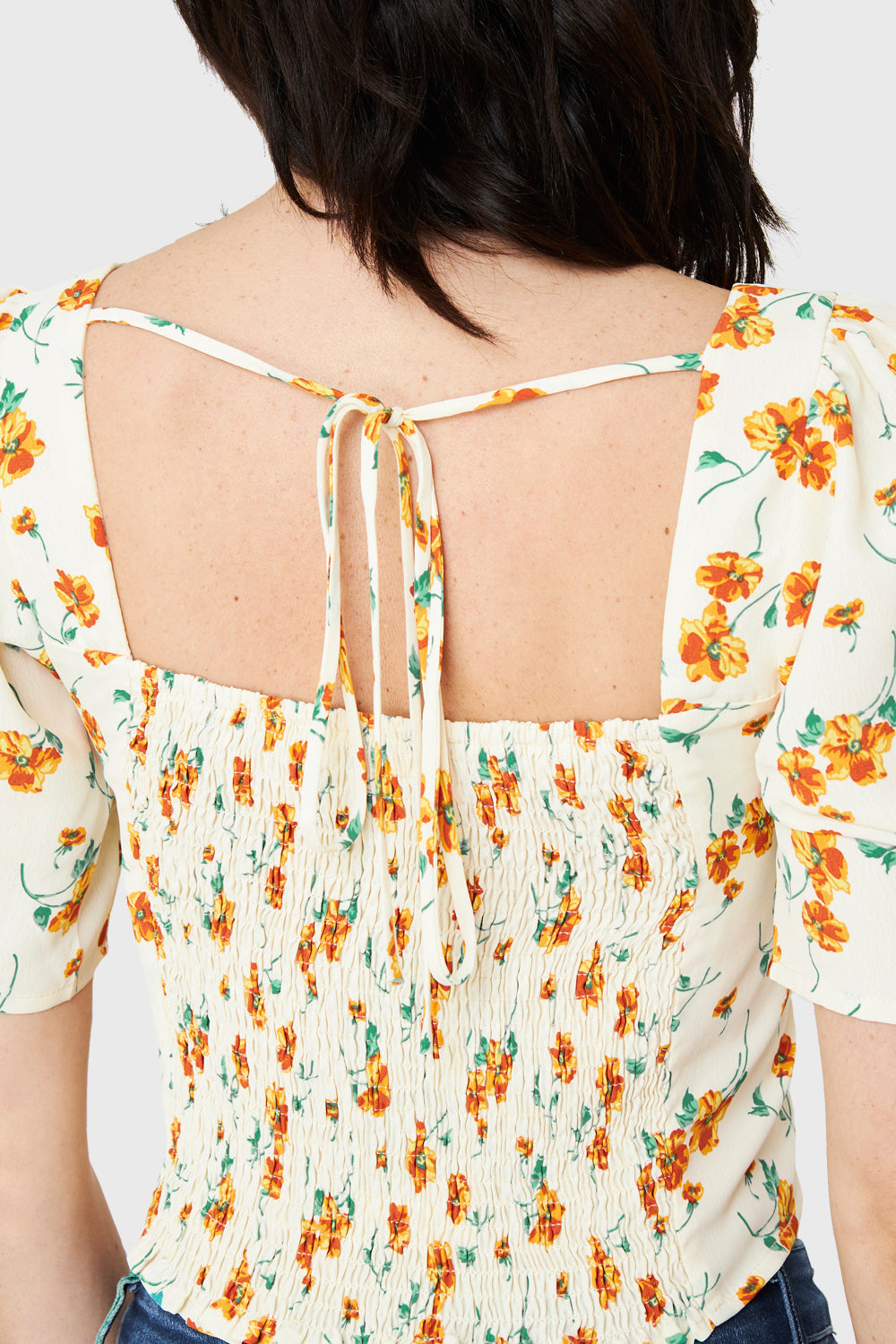 Blusa Crop Floral Lazos Crema