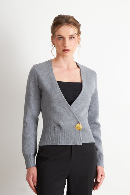 Cárdigan Cruzado con Botón Gris