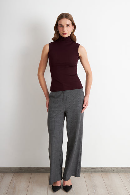 Polera Malla Cuello Alto Burdeo