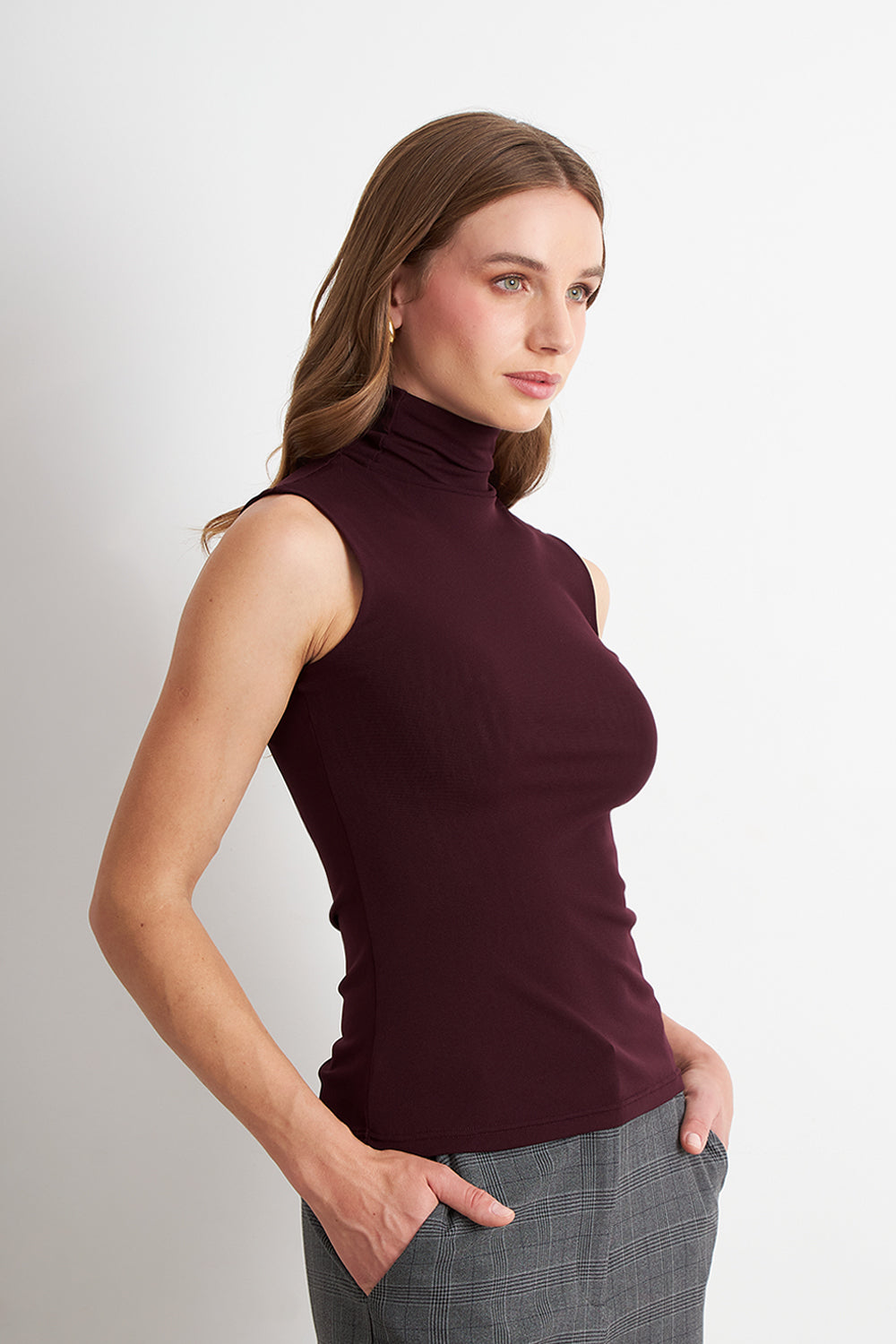 Polera Malla Cuello Alto Burdeo