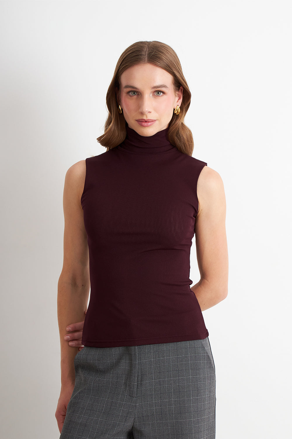 Polera Malla Cuello Alto Burdeo