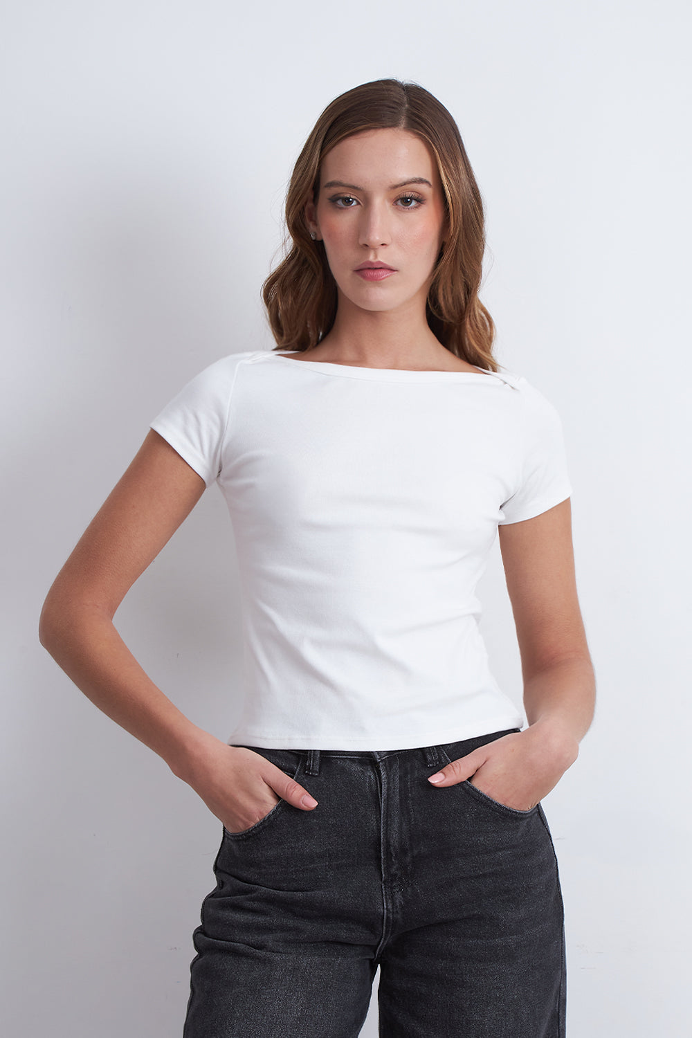 Polera Manga Corta Cuello Bote Blanco