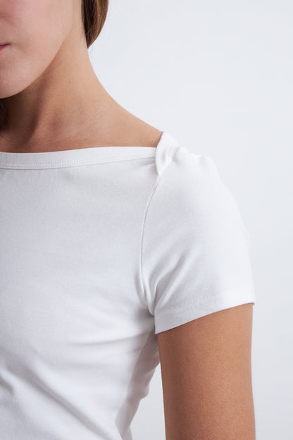 Polera Manga Corta Cuello Bote Blanco
