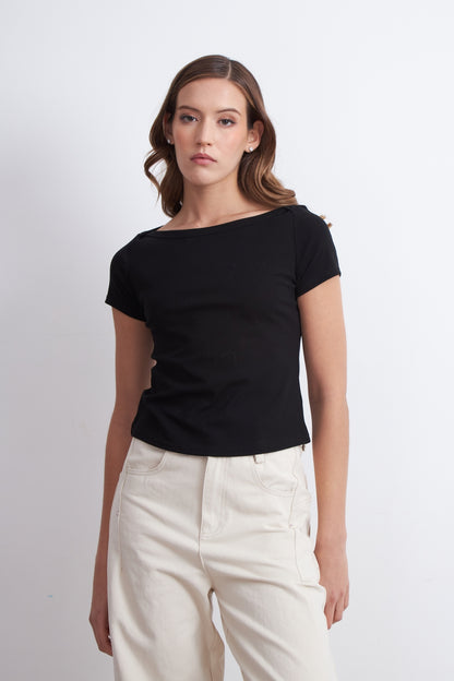 Polera Manga Corta Cuello Bote Negro