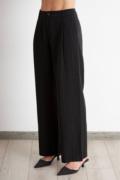 Pantalón de Pierna Recta Raya Diplomática Negro