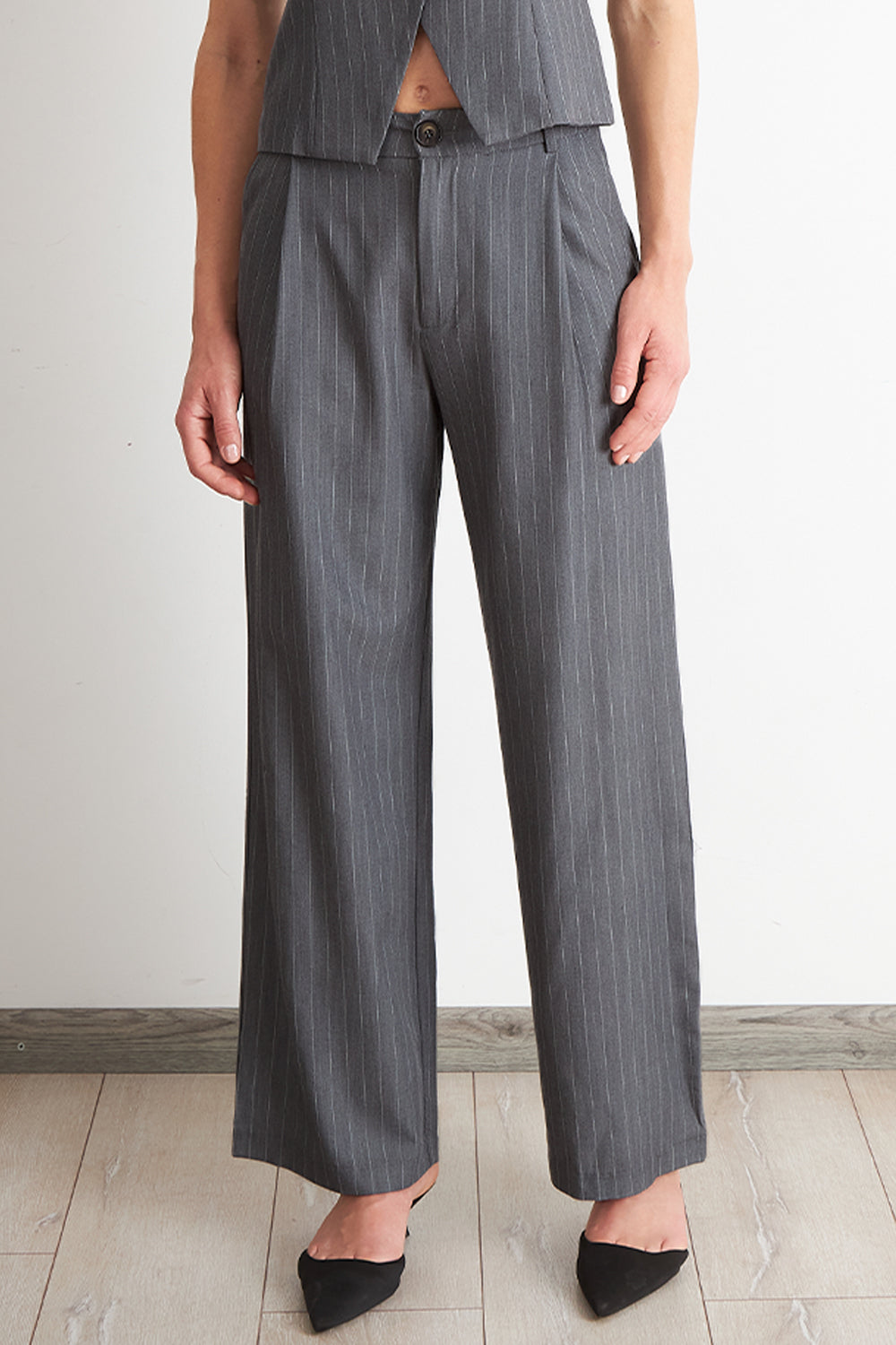 Pantalón de Pierna Recta Raya Diplomática Gris