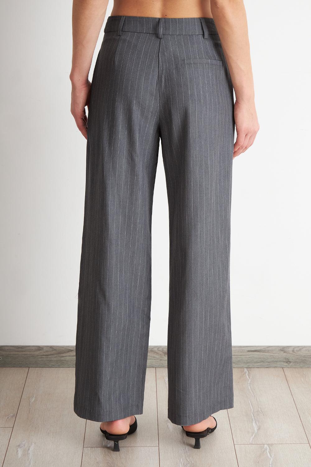 Pantalón de Pierna Recta Raya Diplomática Gris