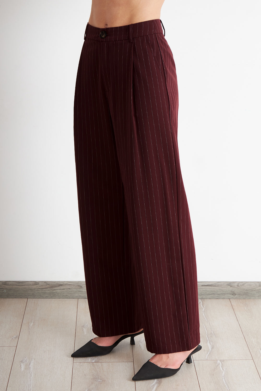 Pantalón de Pierna Recta Raya Diplomática Burdeo