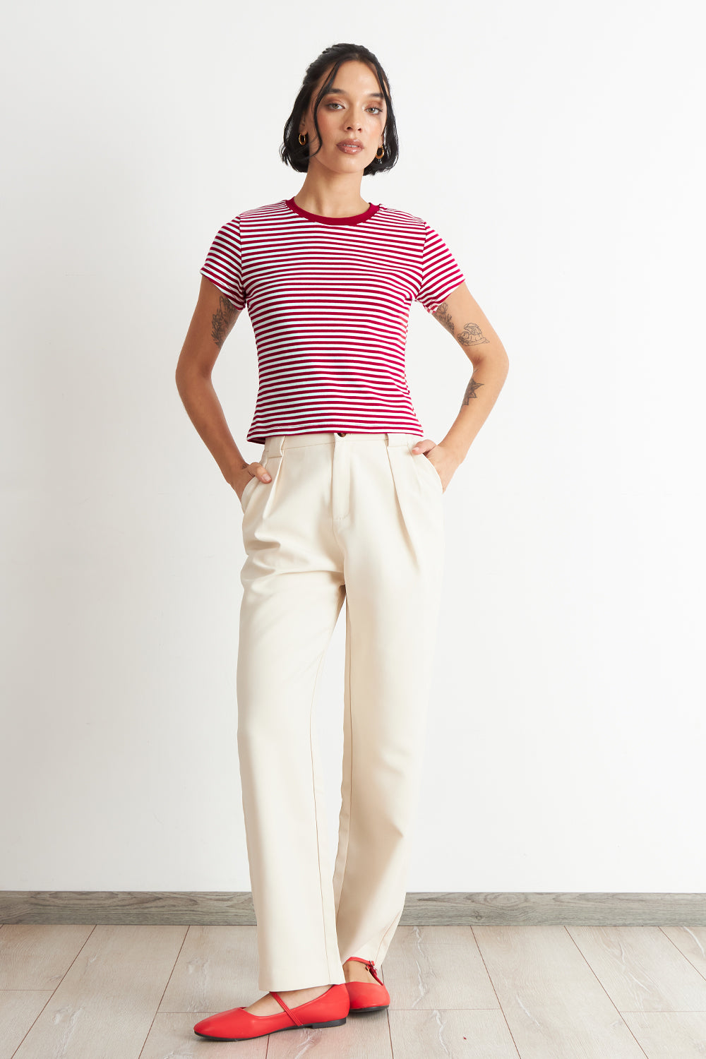 Polera Básica Cuello Redondo Líneas Rojo