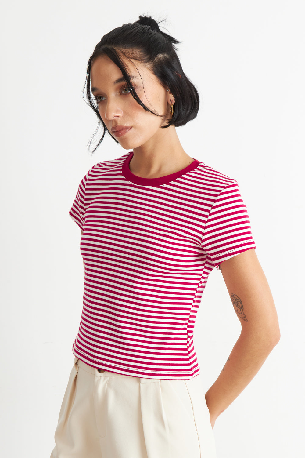 Polera Básica Cuello Redondo Líneas Rojo