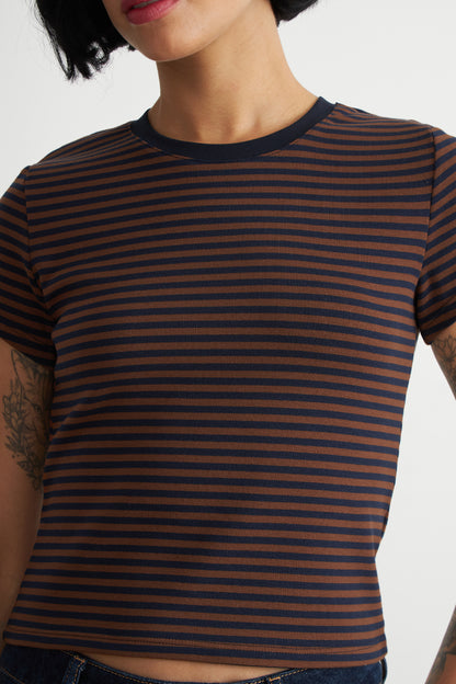 Polera Básica Cuello Redondo Líneas Café