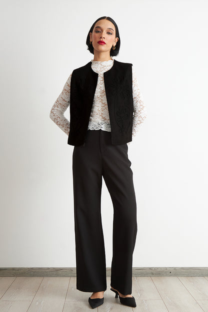 Vest Tipo Gamuza Bordado Negro