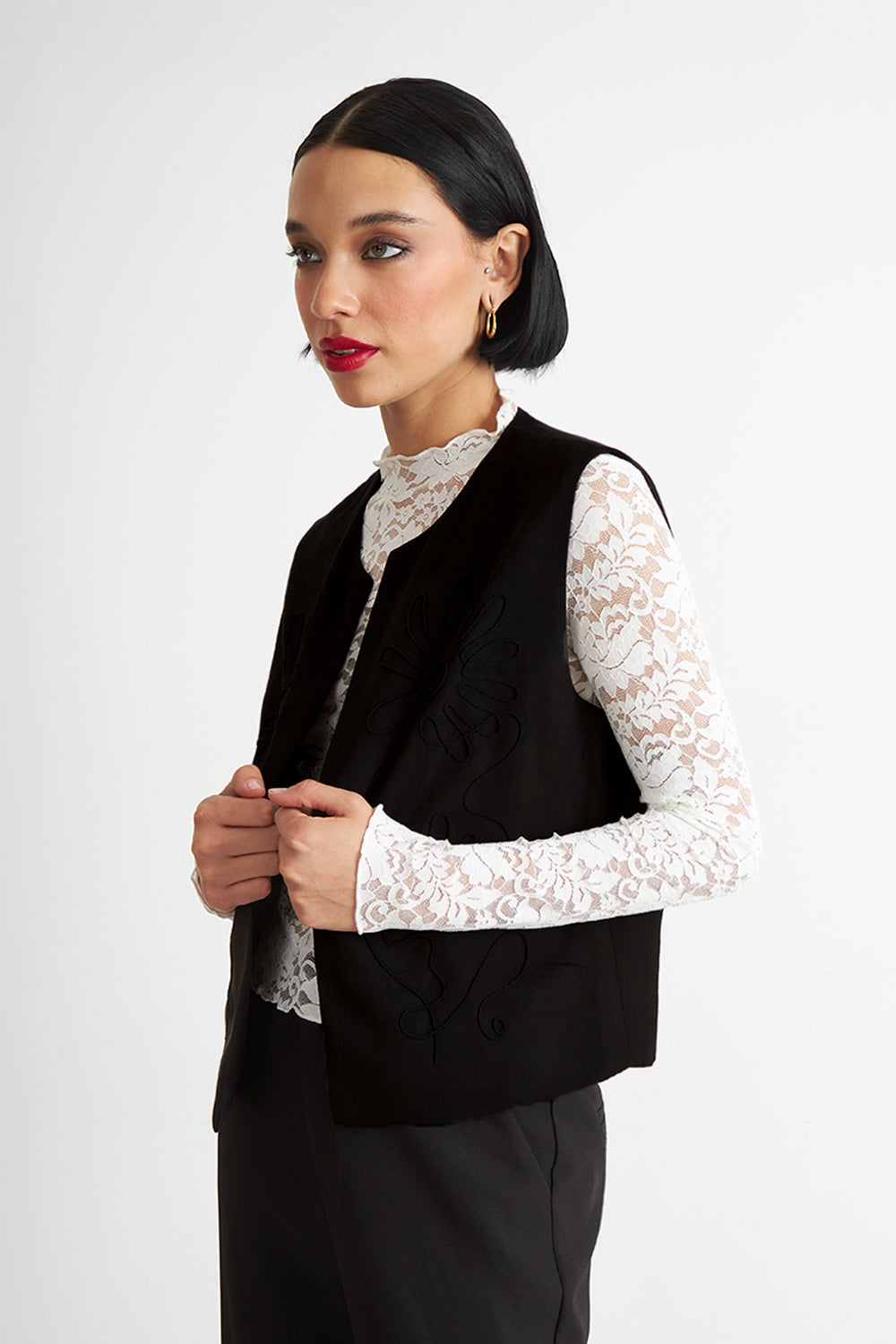 Vest Tipo Gamuza Bordado Negro