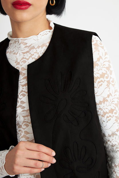 Vest Tipo Gamuza Bordado Negro