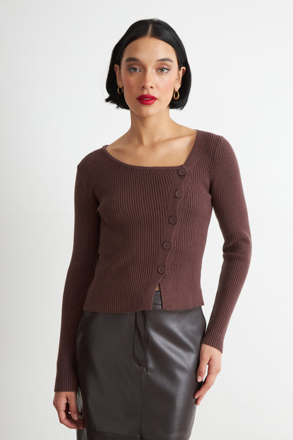 Sweater Escote Asimétrico Café