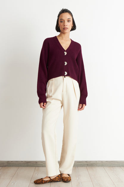 Cárdigan Cuello V con 3 Botones Burdeo