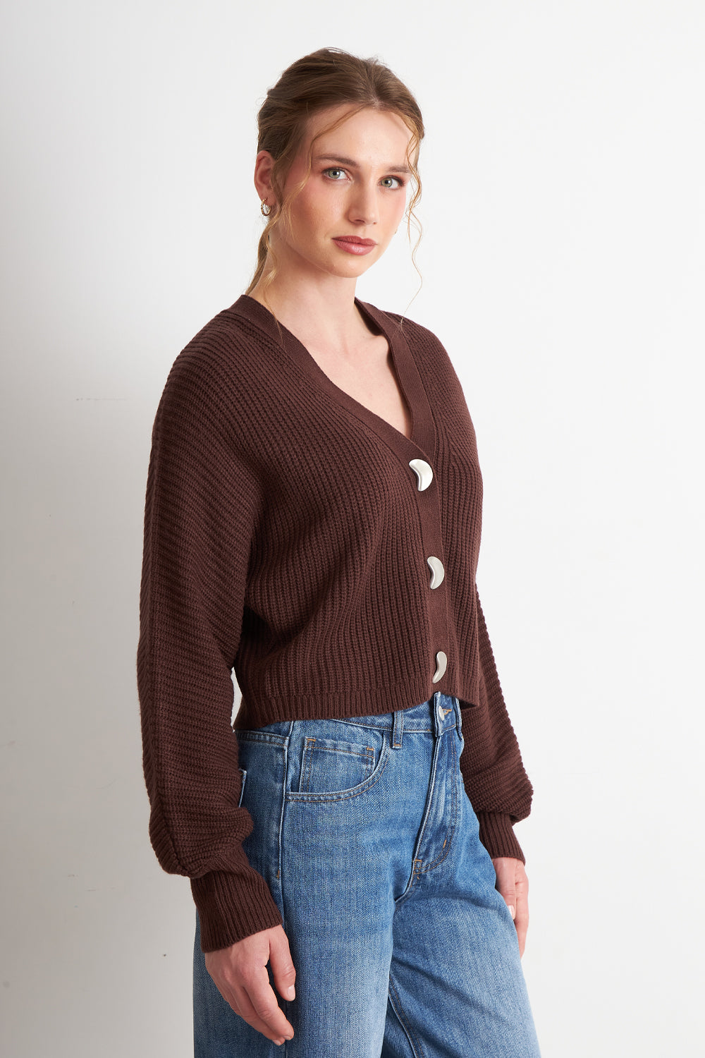 Cárdigan Cuello V con 3 Botones Café