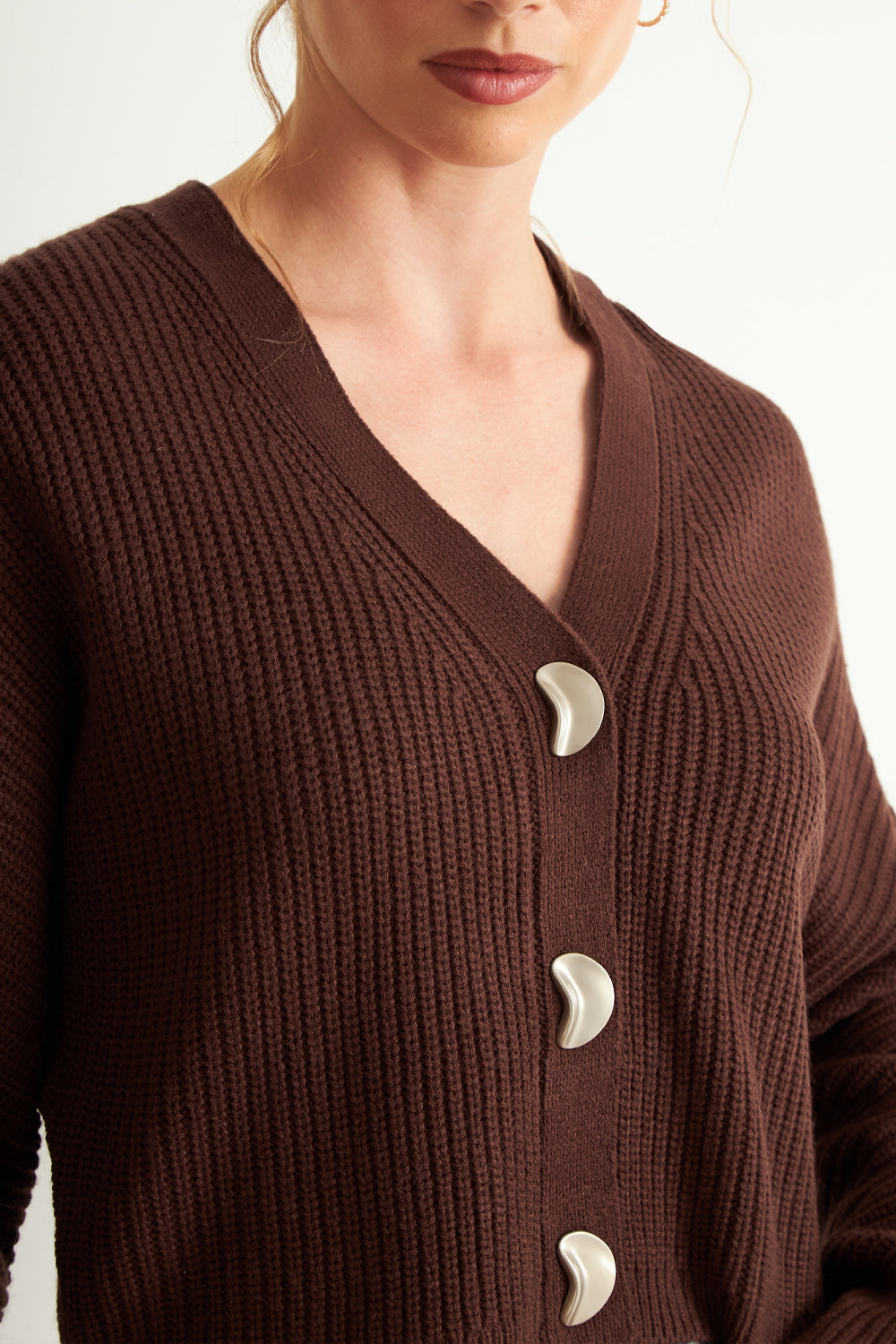 Cárdigan Cuello V con 3 Botones Café
