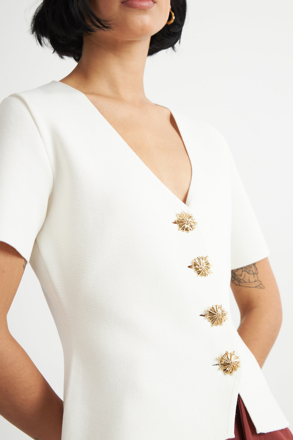 Polera Hilo Cuello V Botones Blanco