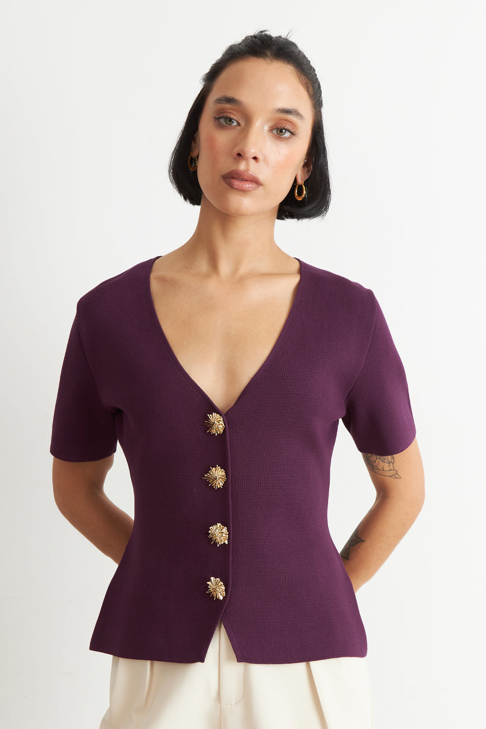 Polera Hilo Cuello V Botones Morado