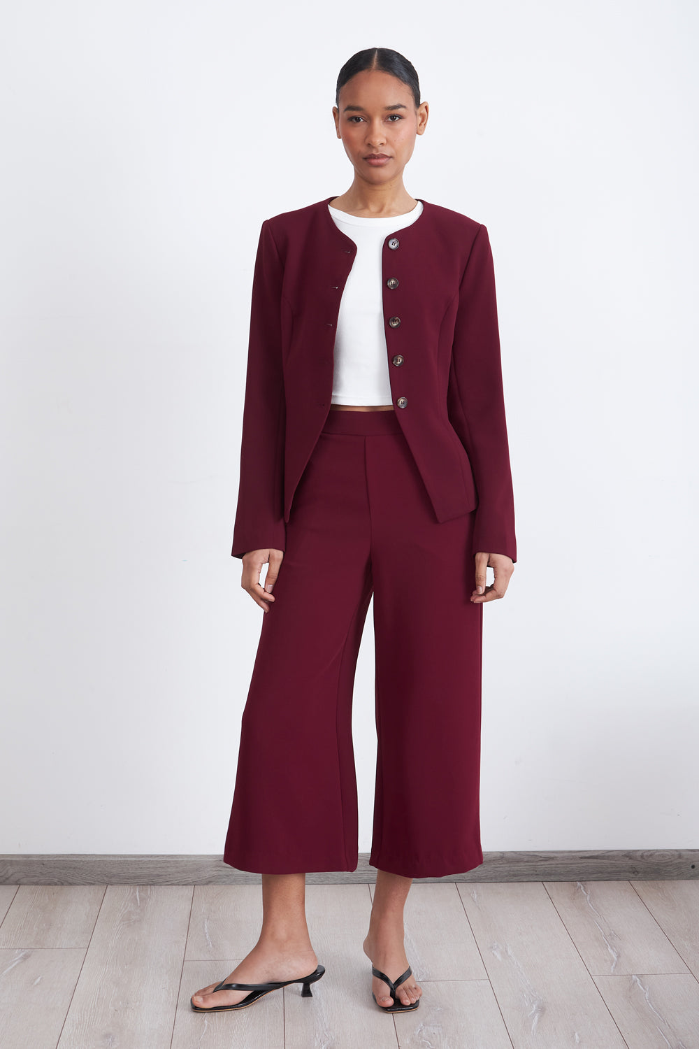 Blazer Peplum Botones Burdeo