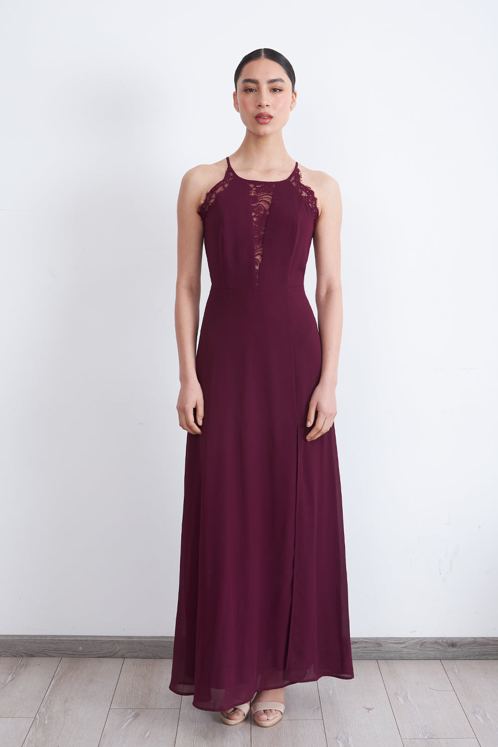 Vestido Largo Halter Detalle Encaje Burdeo