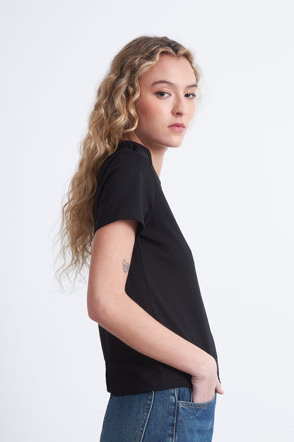 Polera Cuello Redondo Manga Corta Negro