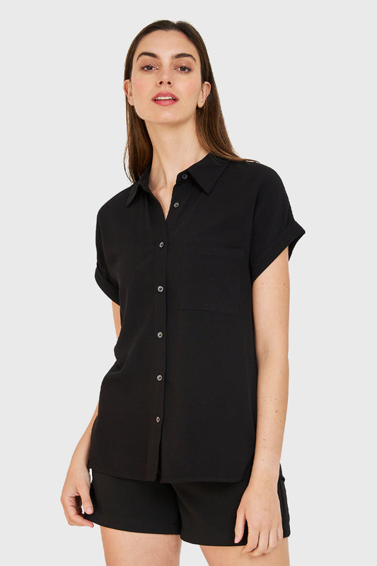 Camisa Manga Corta Con Dobladillo Negro