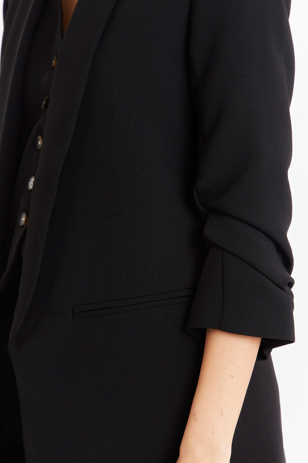 Blazer Manga 3/4 Ajustada Con Pliegues Negro