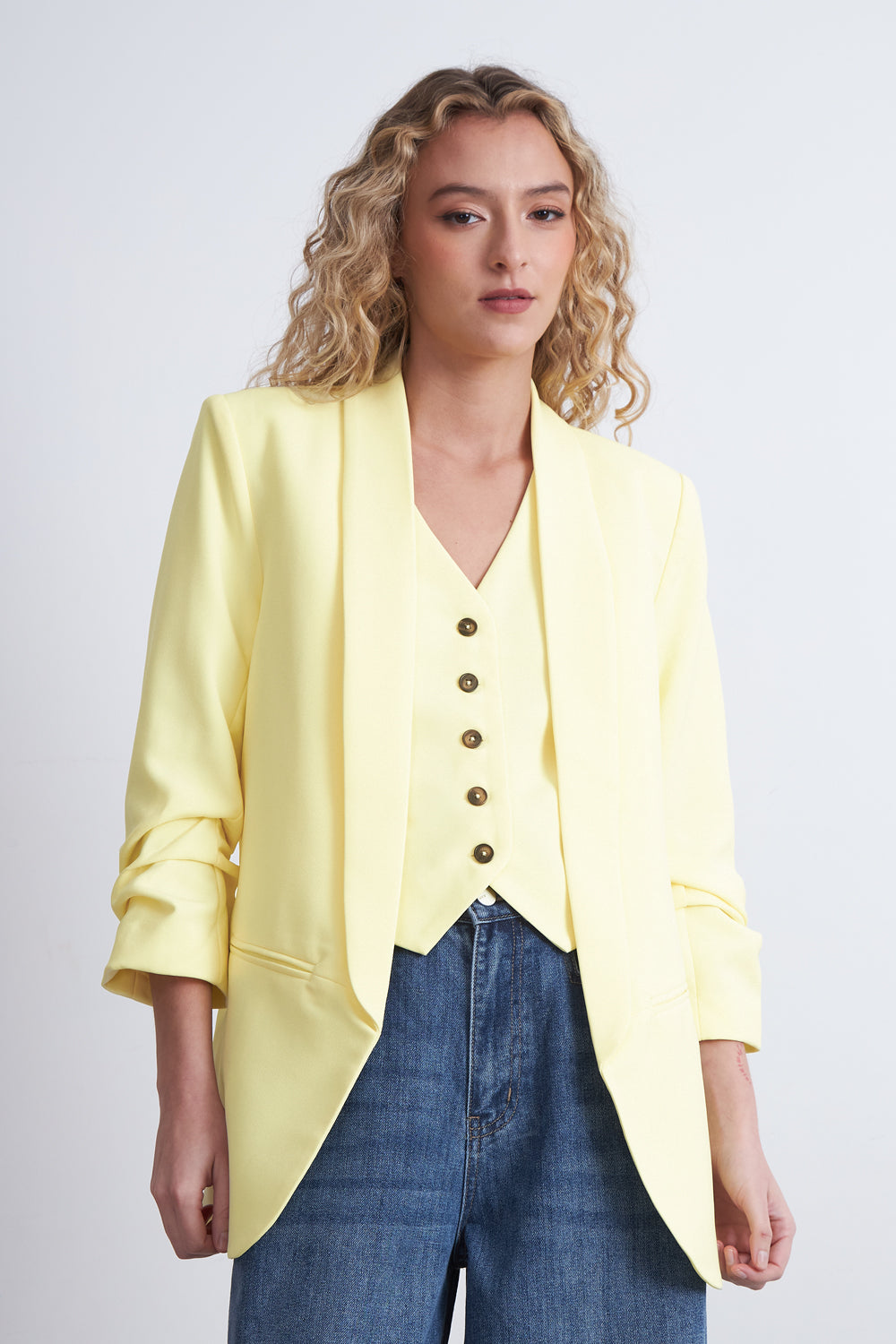 Blazer Manga 3/4 Ajustado con Solapas Amarillo Mantequilla