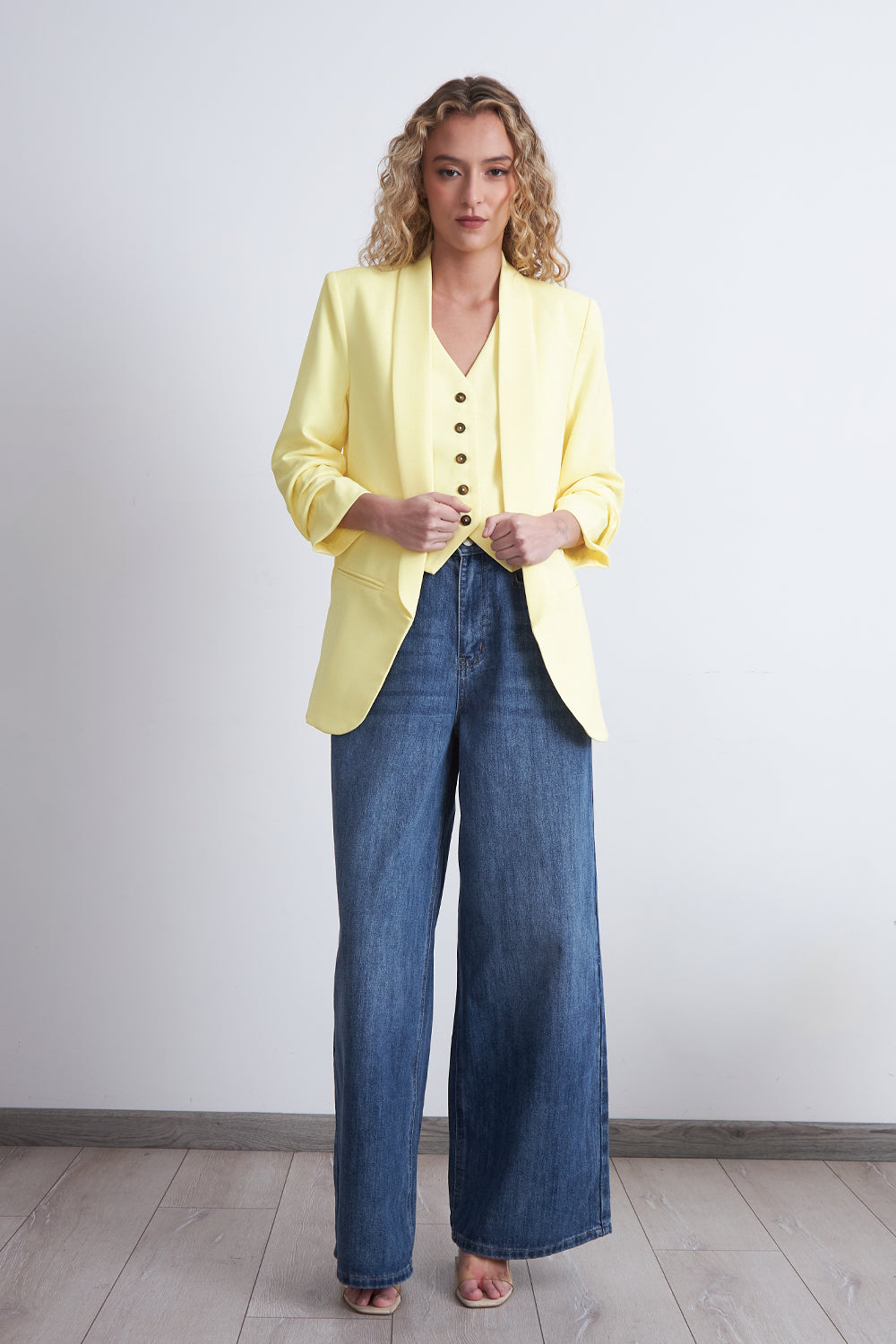 Blazer Manga 3/4 Ajustado con Solapas Amarillo Mantequilla