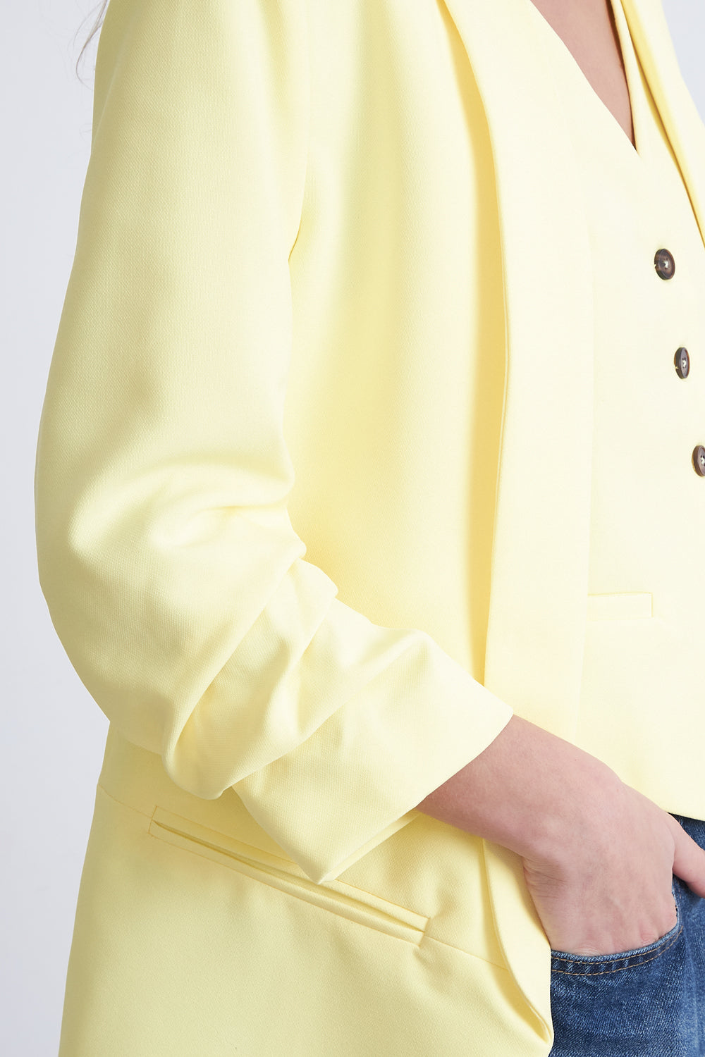 Blazer Manga 3/4 Ajustado con Solapas Amarillo Mantequilla